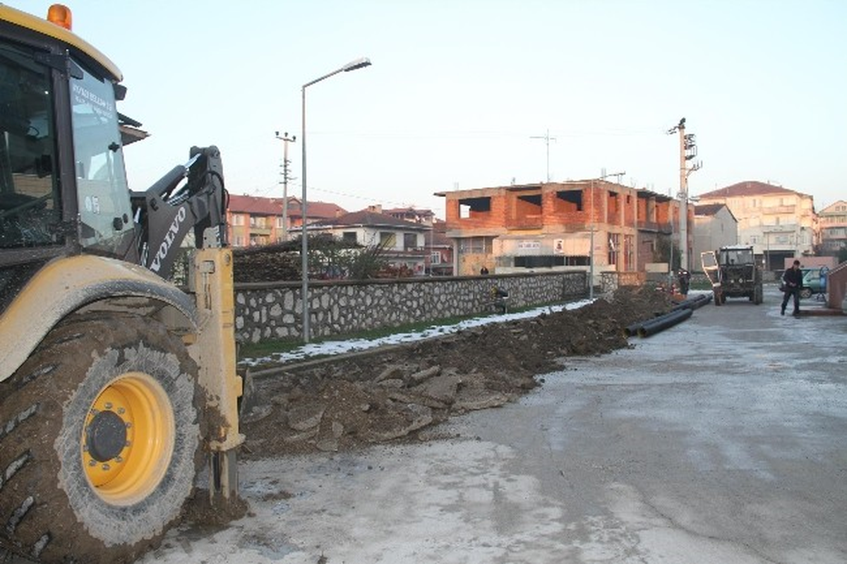 Akyazı Belediyesi Alt Yapı Güçlendirme ve Destek Çalışmaları Hızla Devam Ediyor