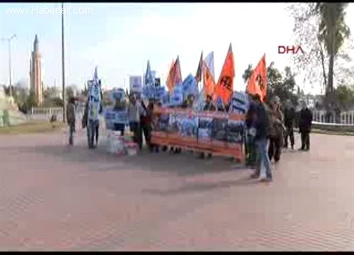 Antalya\'da Dolarlı Protesto