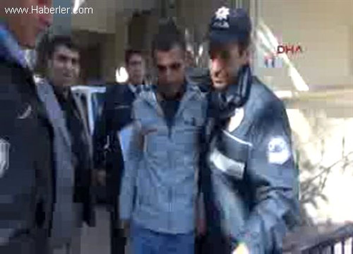 Adana\'da Aşk Mesajlarına Polis Nöbeti