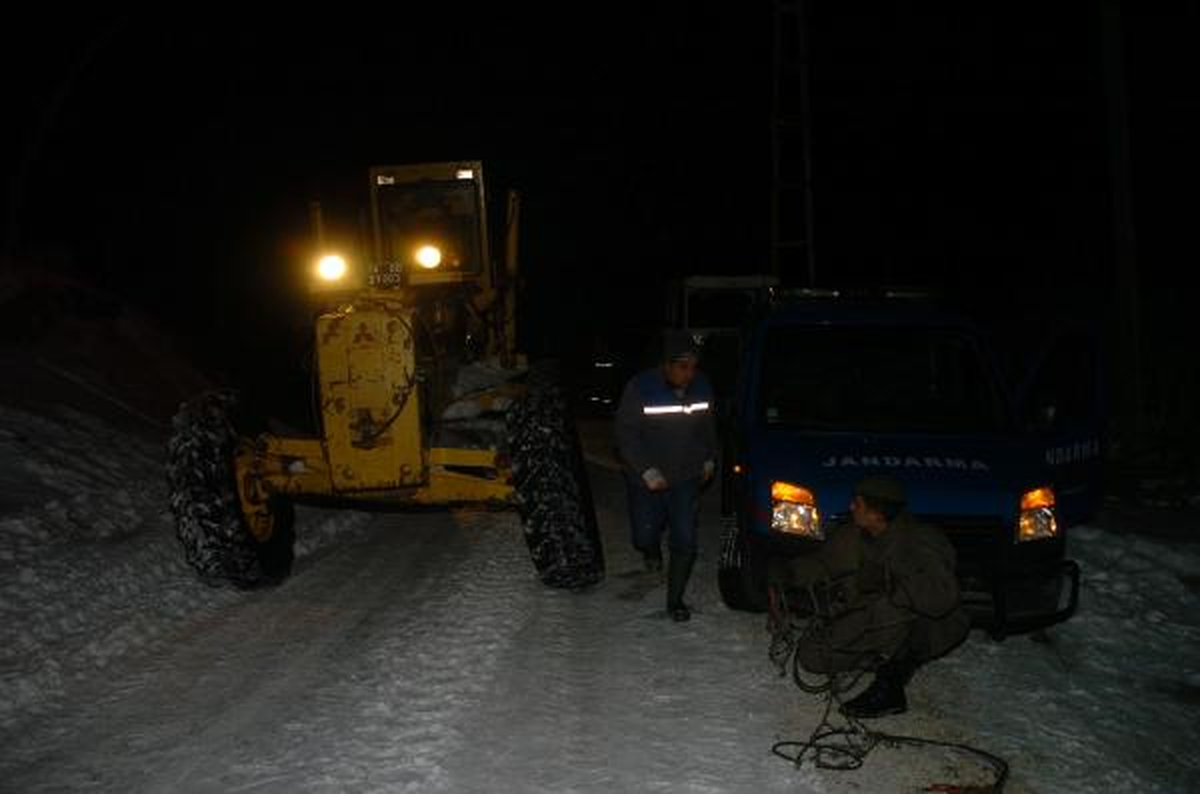 Baca Tutuştu, 2 Katlı Ahşap Ev Yandı