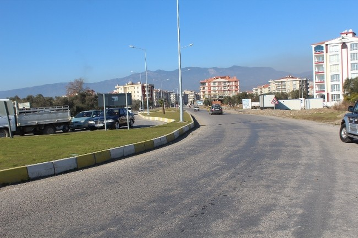 Bademli Yol Kavşağı Çalışmaları Tamamlandı