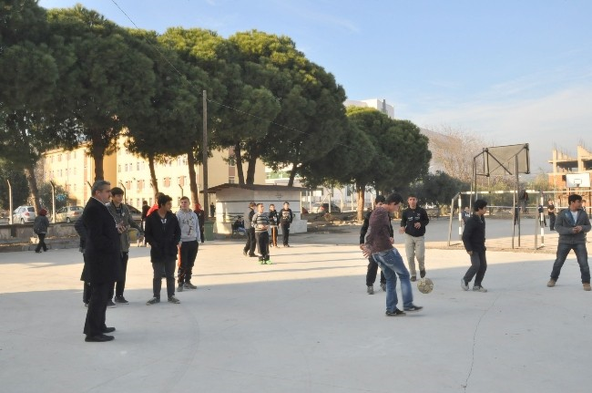 Başkan Alıcık\'dan Nazilli İmam Hatip Lisesine 5 Adet Projeksiyon Cihazı