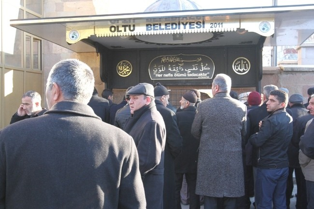 Bayburt Üniversitesi Genel Sekreter Yardımcısı Aras Ünsal\'ın Acı Günü
