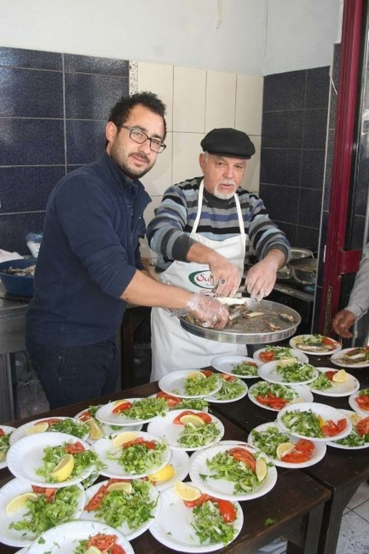 Bedava Balık Ekmek Kapışıldı