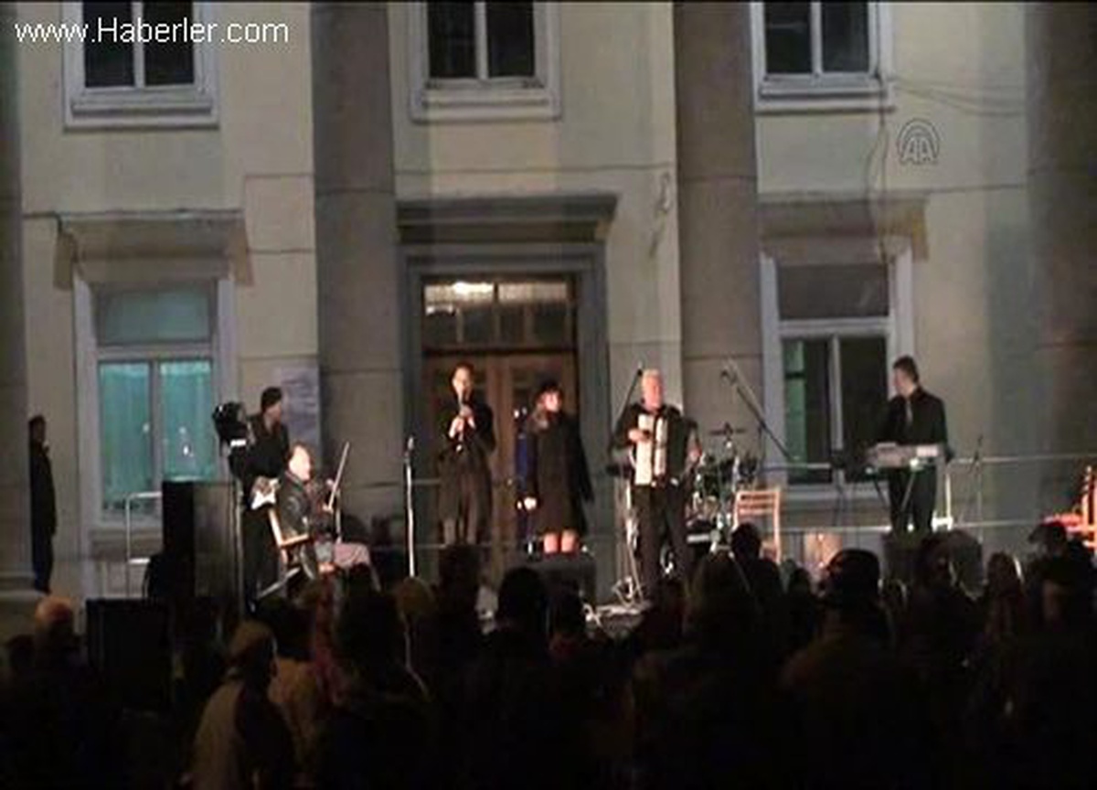 Bulgar, Türk ve Yunan Sanatçılar Kırcaali\'de Konser Verdi
