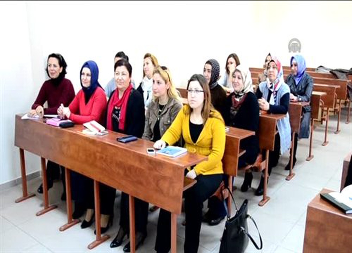 CBÜ\'de Kadın Siyaset Okulu\'nda ilk ders verildi -