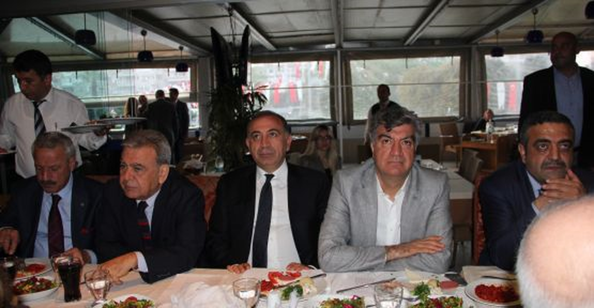 CHP Genel Başkan Yardımcıları Tekin ve Tanrıkulu İzmir\'de