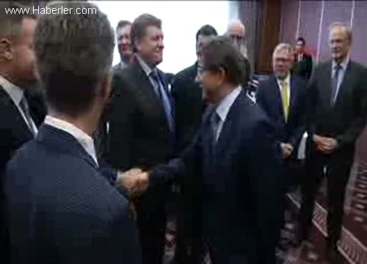 Davutoğlu, AB Büyükelçileri ile Öğle Yemeğinde Bir Araya Geldi