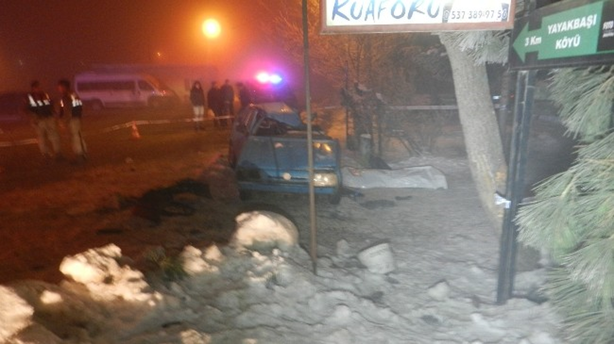 Düzce\'de Otomobil Devrildi: 1 Ölü