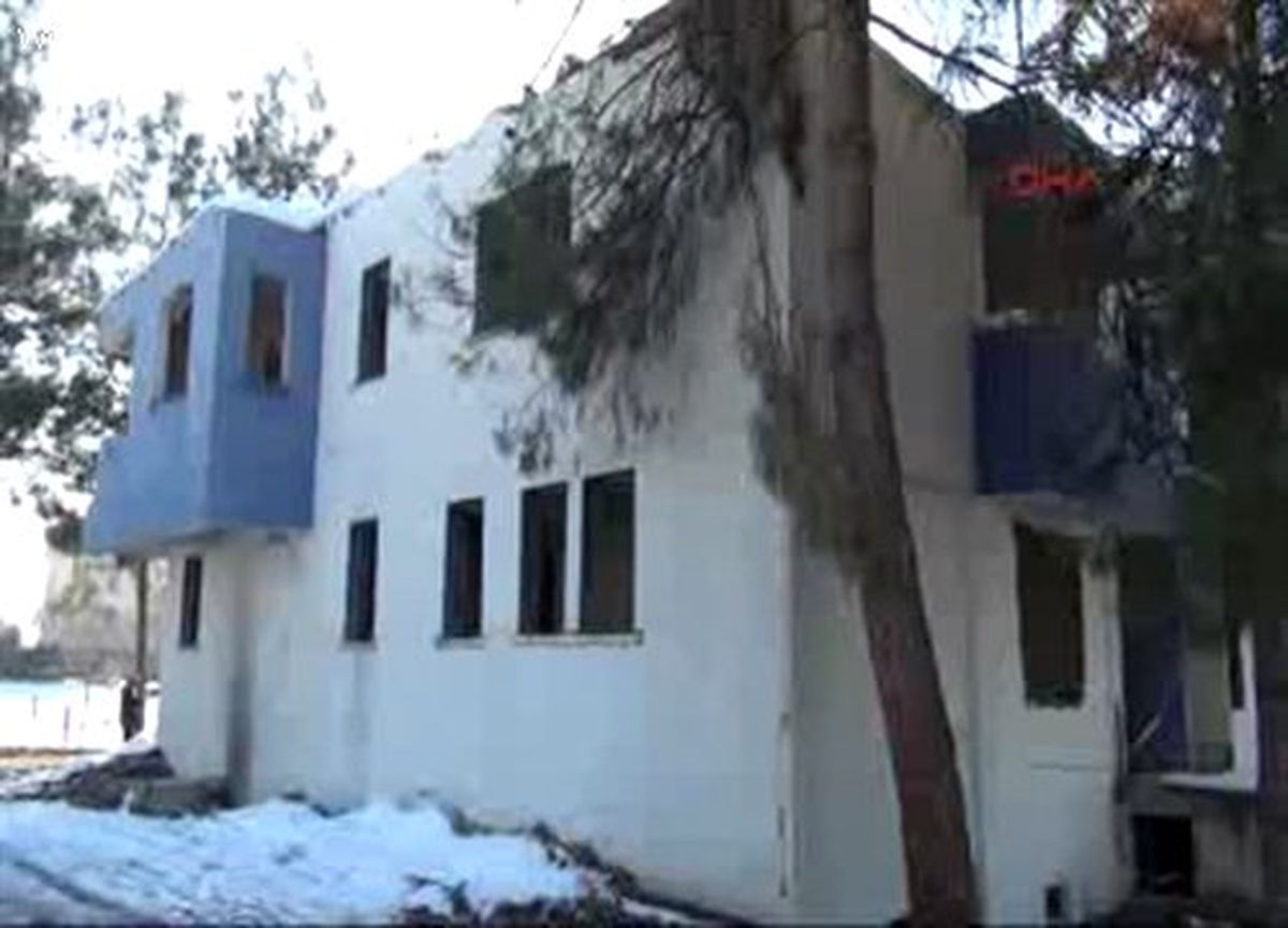 Emniyet Müdürlüğü Binası Yıkılırken, Şehidin Evi Zarar Gördü İddiası