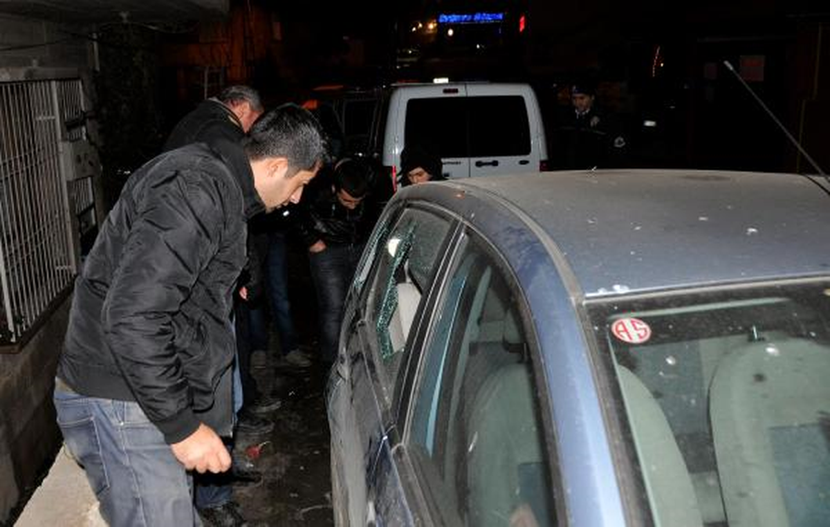 Gaziantep\'te Park Halindeki Otomobilden Laptop Çalındı