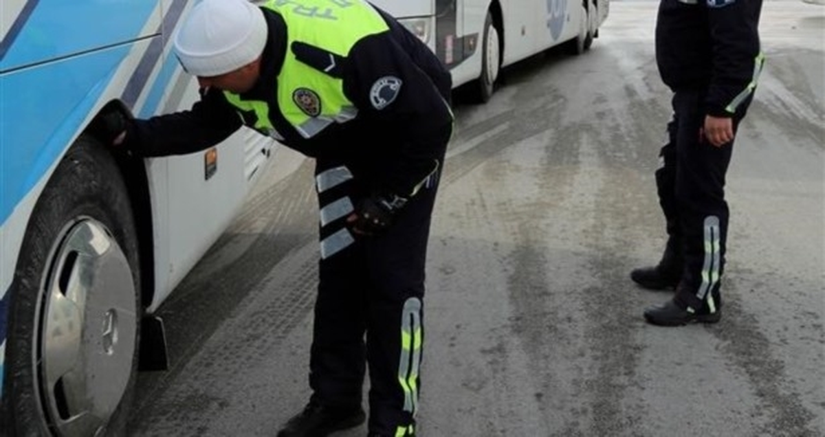 Hafik\'te Kış Lastiği ve Zincir Denetimi