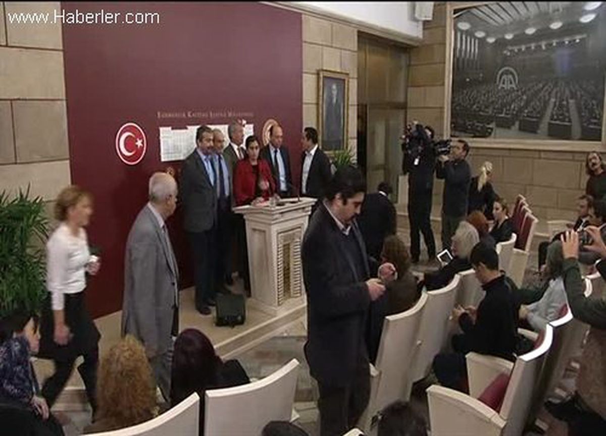 HDP\'li Milletvekillerinin Açlık Grevi Sona Erdi