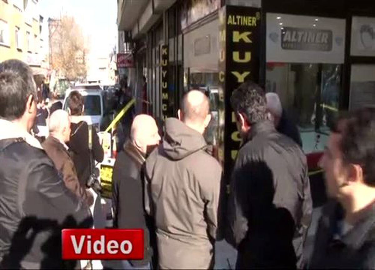 Keserle Kırıp Yarım Kilo Altını Çaldılar