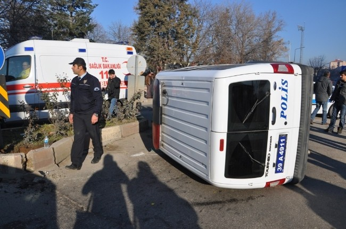 Kırklareli\'de Polis Arabası Devrildi: 1 Yaralı