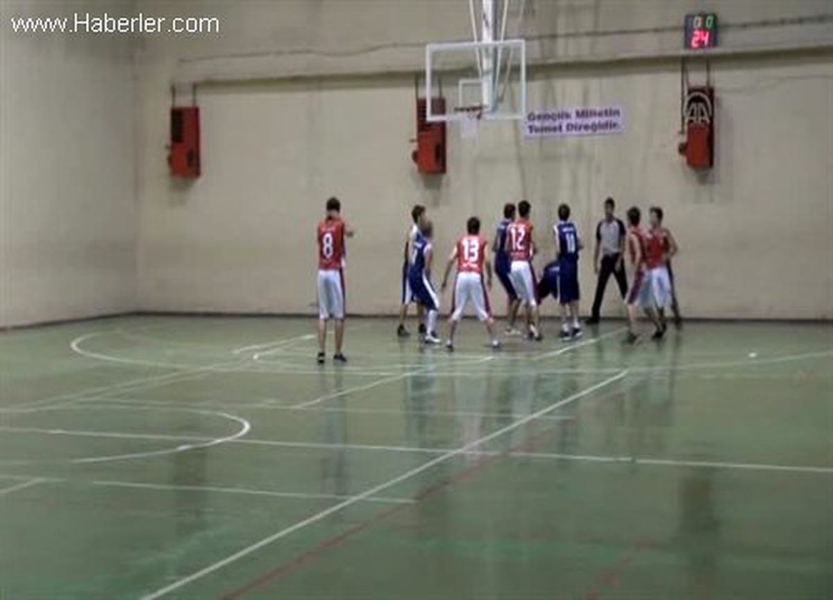 Çarşamba\'da Liseliler Basketbol Turnuvasında Kavga Etti