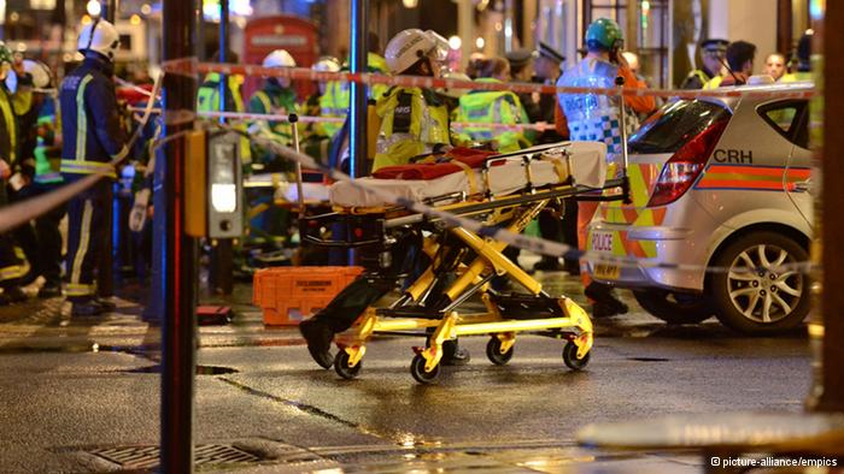 Londra\'da Tiyatro Tavanının Çökmesi