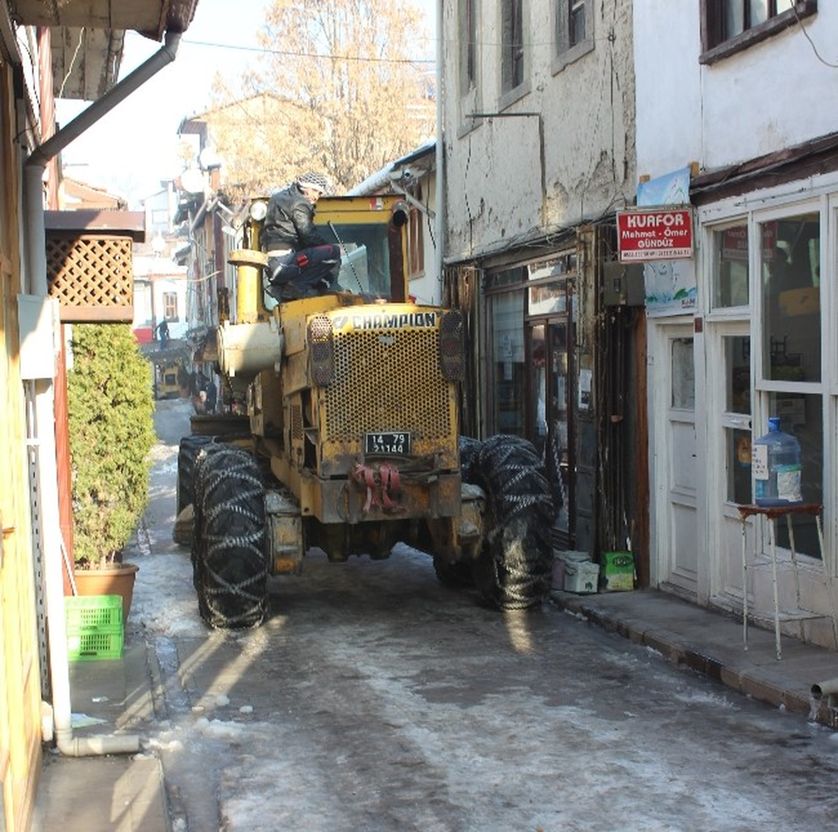 Mudurnu Sokaklarında Kar Temizliği Başladı