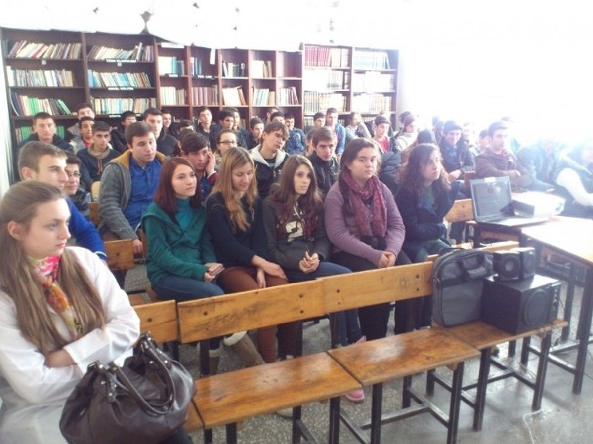 Öğrenciler Uyuşturucu Madde Hakkında Bilgilendiriliyor