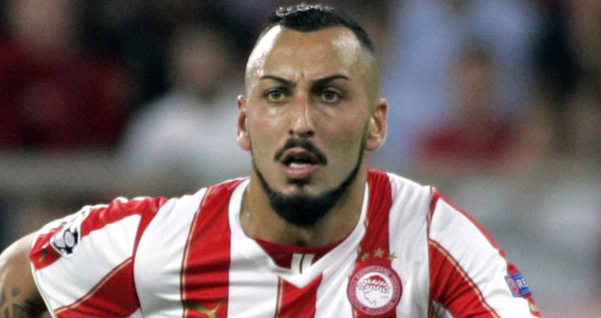 Olympiakos İşini Sağlama Aldı