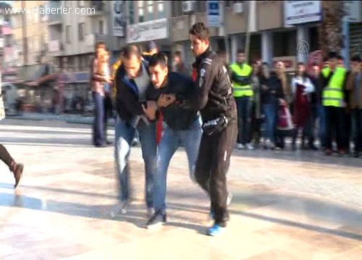 Antalya\'da Paramedikler, Sorunlarını Tatbikatla Anlattı