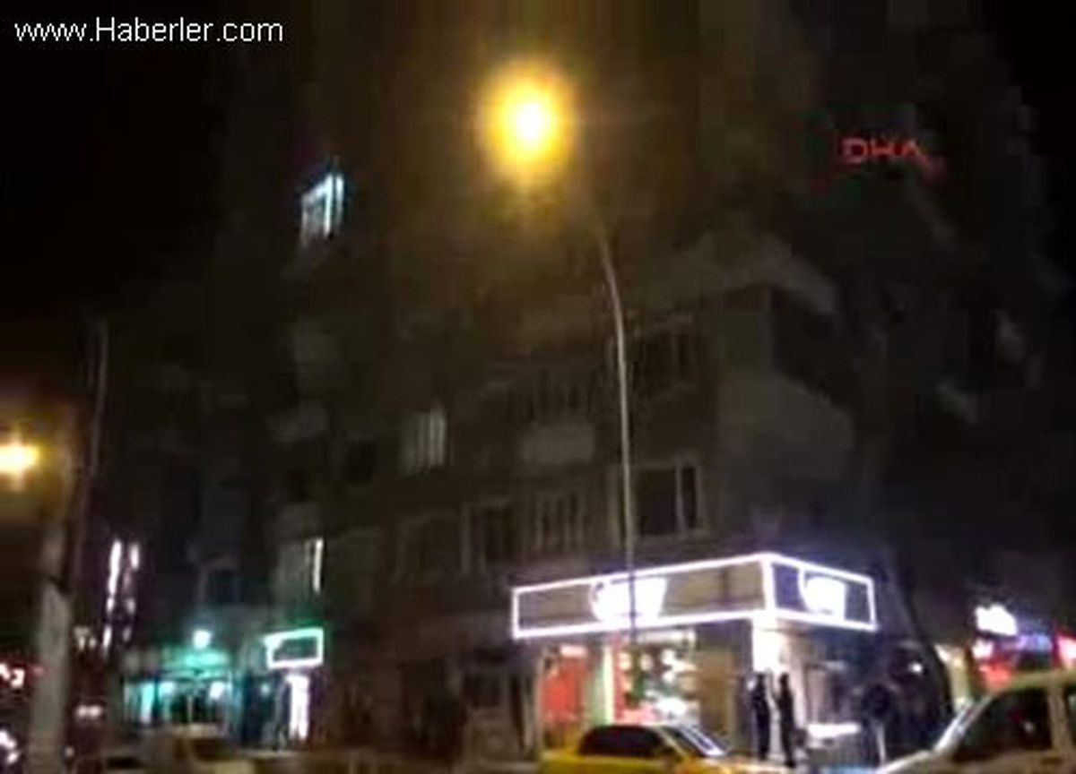 Şanlıurfa\'da Öğrenci Derneği\'ne Baskın: 1 Gözaltı