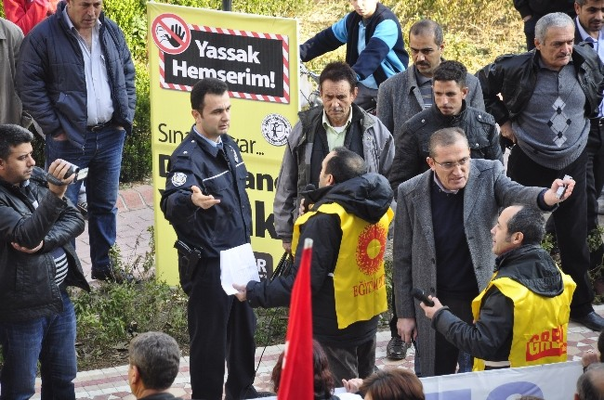 Torbalı Eğitim-Sen\'li Yöneticiler Polisle Tartıştı!