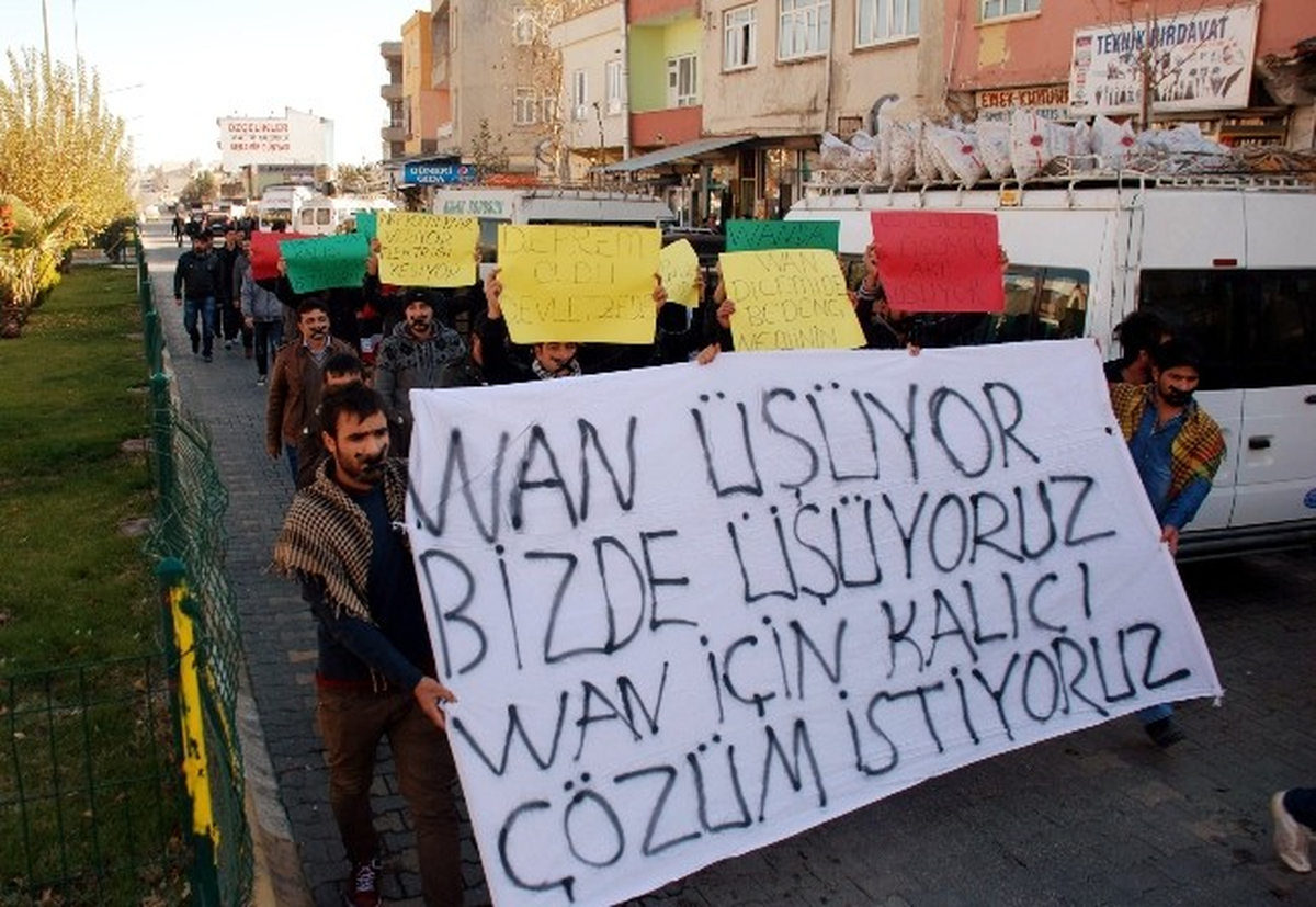 Adıyaman\'da Vanlılar İçin Ağızlar Bantlandı