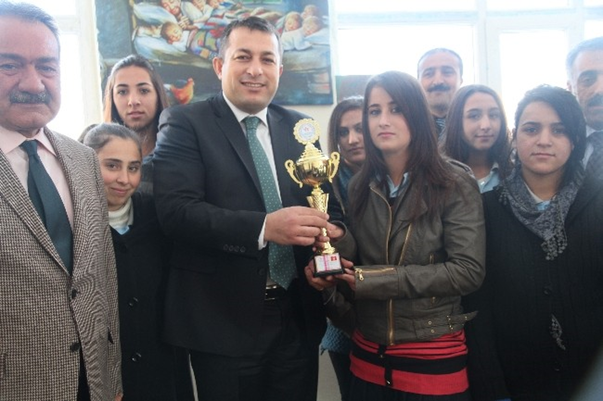 Vartolu Kızlar Futsal\'da İkinci Oldu