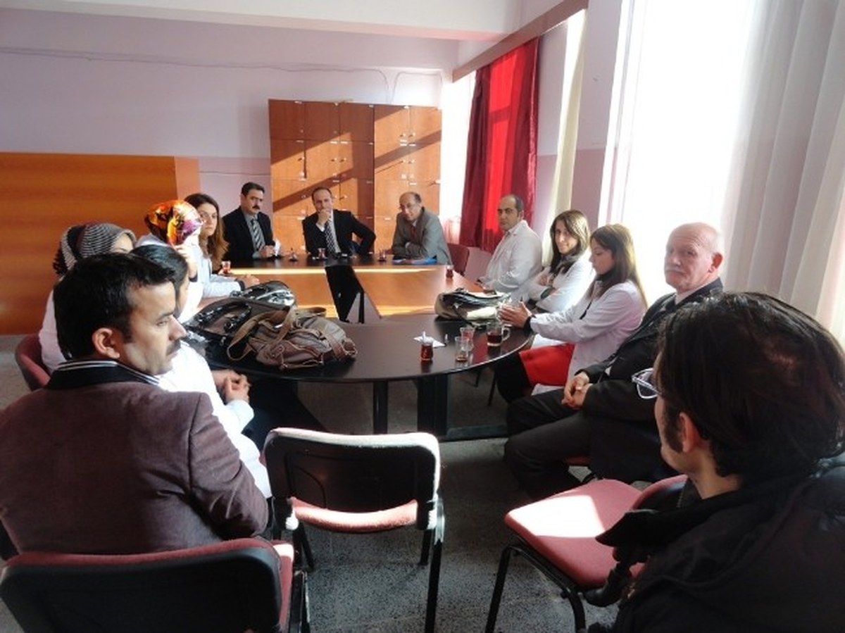 Yazıhan Kaymakamı Medeni Bakır, Anadolu Lisesi\'ni Ziyaret Etti