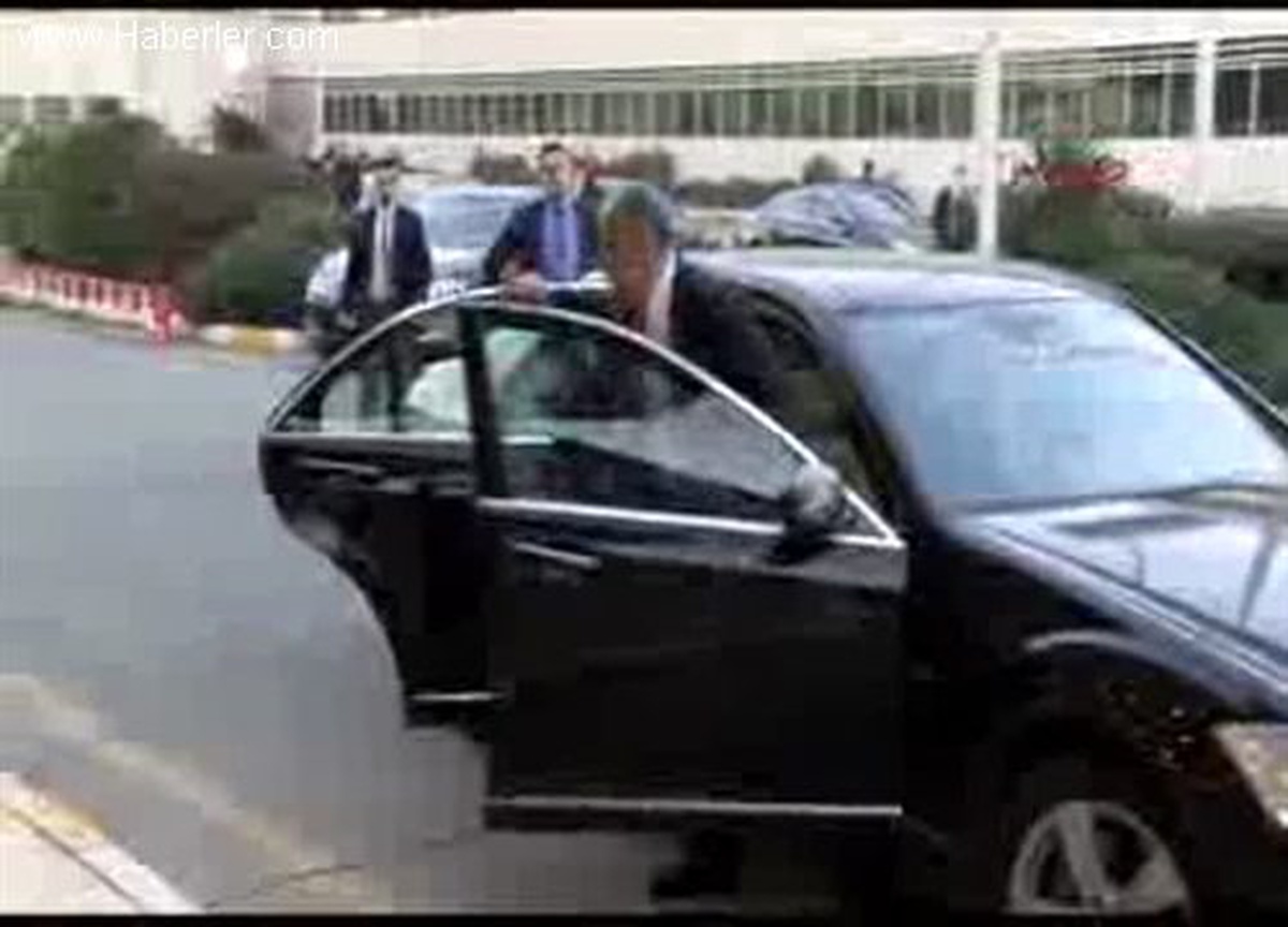 Yeni İstanbul Emniyet Müdürü Altınok, Cumhurbaşkanı Gül\'ü Karşıladı