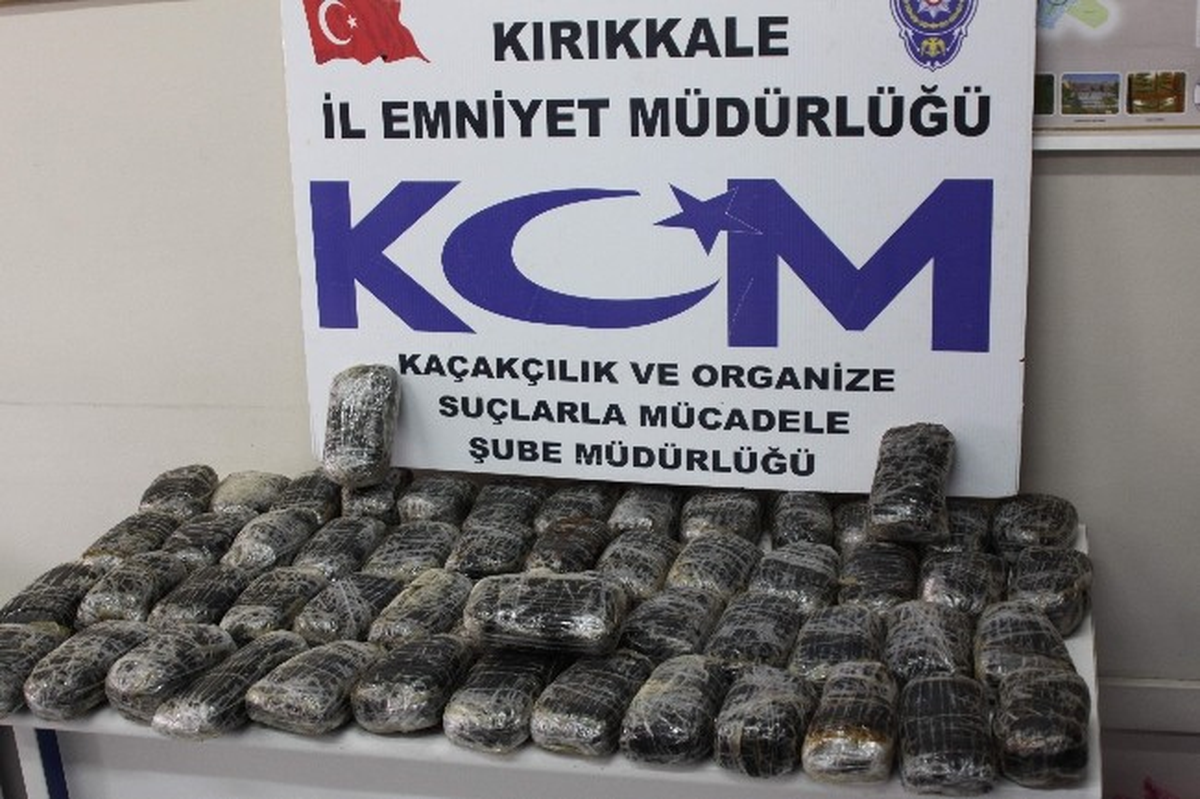 Zehir Tacirleri Polisten Kaçamadı