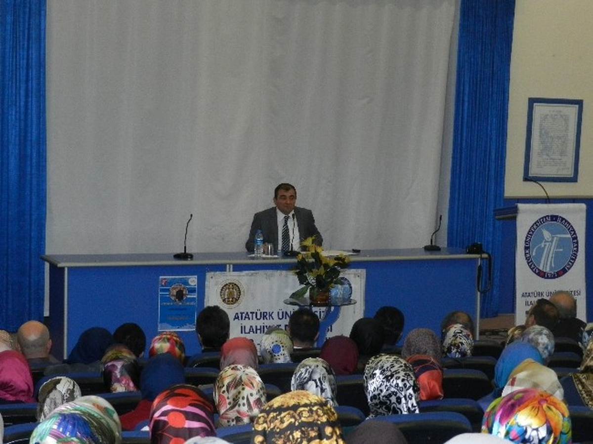 A.ü\'de "Dini Öğretmenin Geleceği" Konferansı
