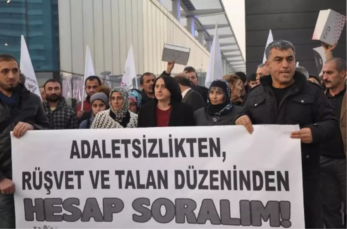 AK Parti Binasına Ayakkabı Kutusu Fırlattılar