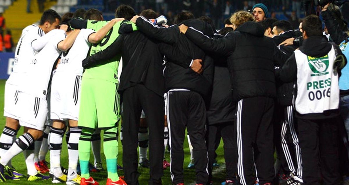 Beşiktaş Taraftarından Gönderme