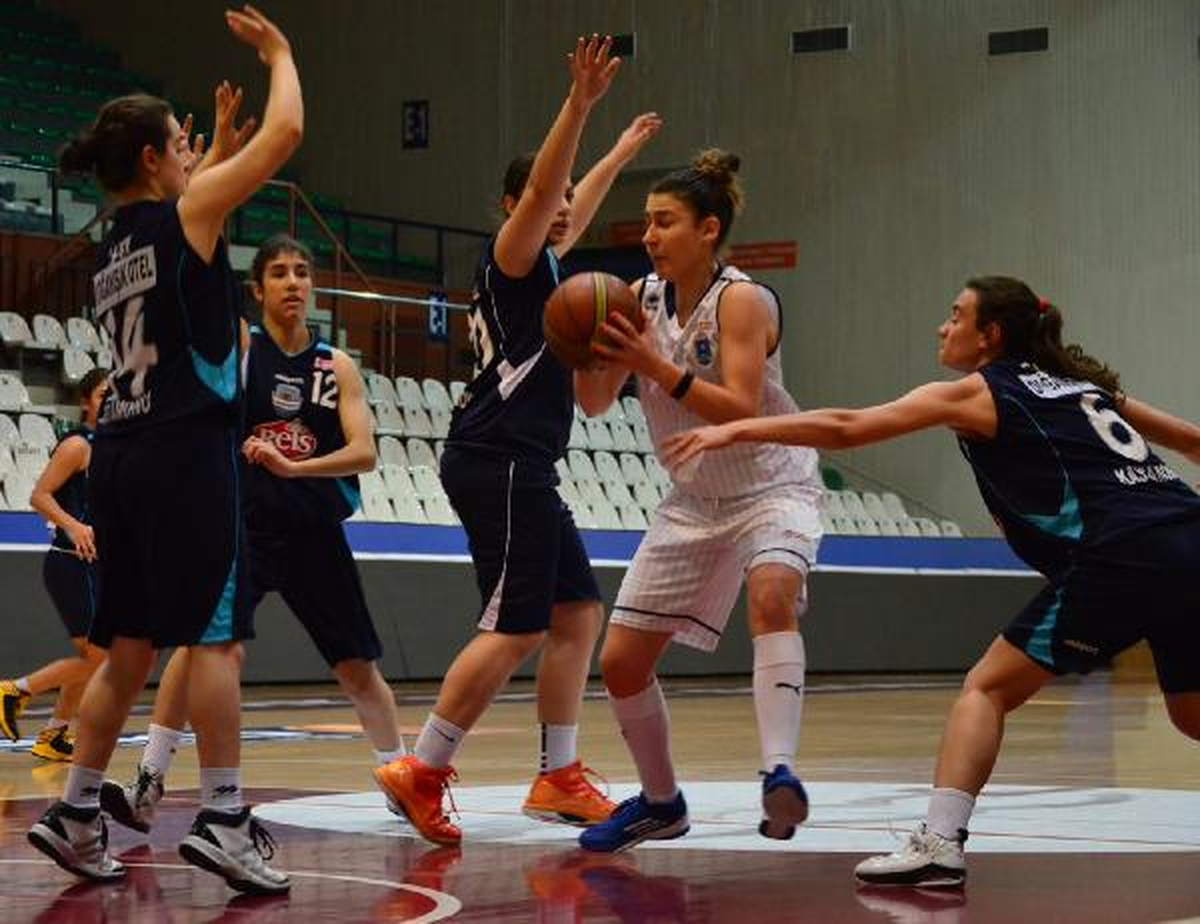 Bursa Büyükşehir-Reis Gıda Kastamonu Basketbol: 71-35