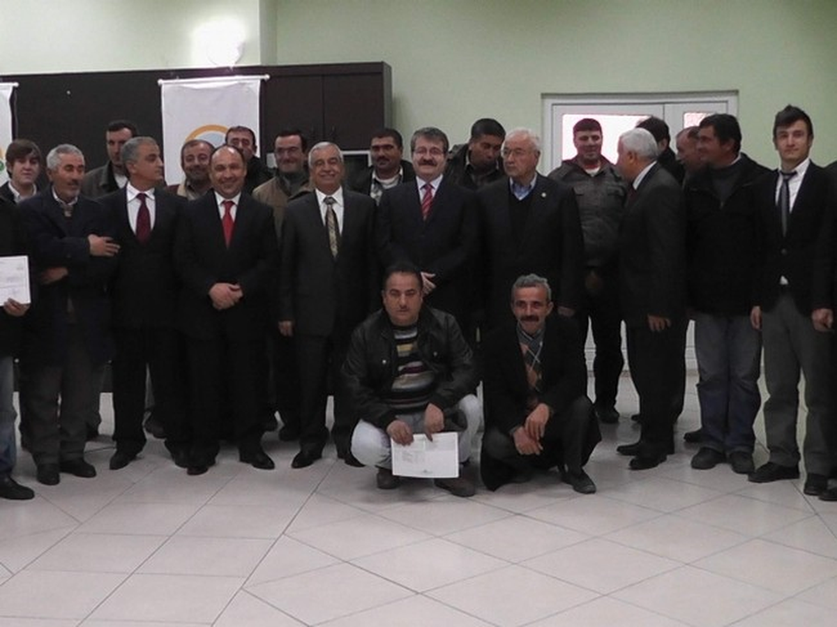 Kırşehir\'de Çobanlar, Sürü Yönetimi Sertifikalarını Aldı