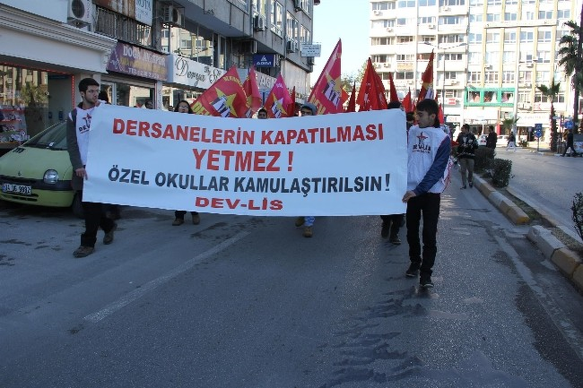 Dev-Lis: "Dershanelerin Kapatılması Yetmez, Özel Okullar Kamulaştırılsın"