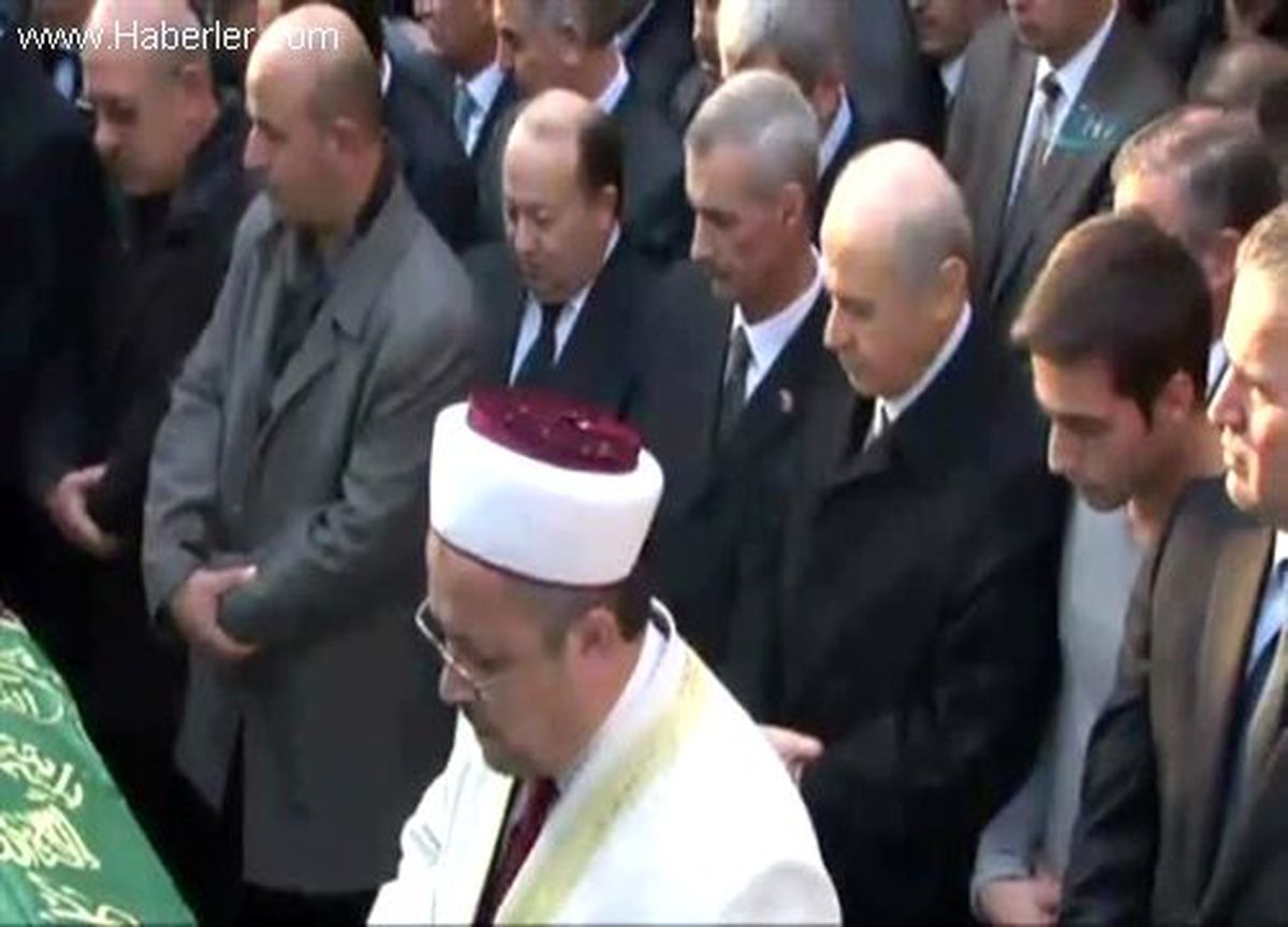 Devlet Bahçeli, Engin Alan\'ın Annesinin Cenazesine Katıldı