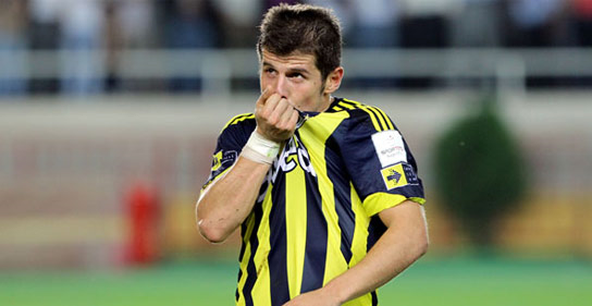 Emre Belözoğlu: Şampiyonluk İpini Göğüsleriz