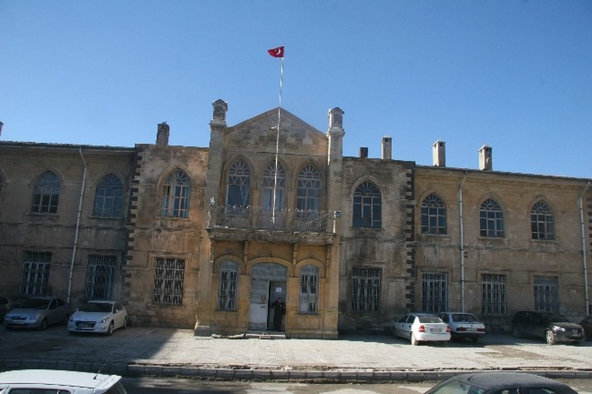 Eski Hükümet Binası Restore Ediliyor