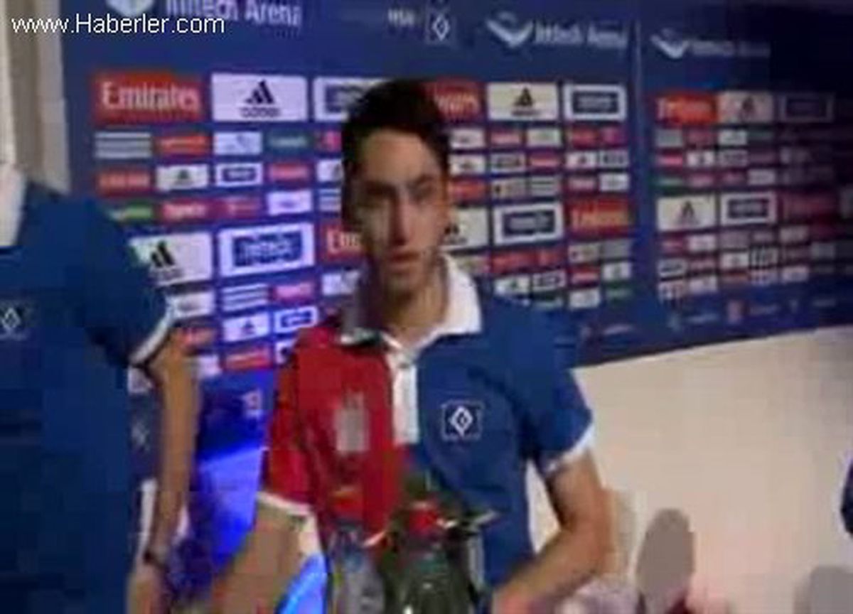 Hakan Çalhanoğlu Türkiye\'de Favorim Galatasaray
