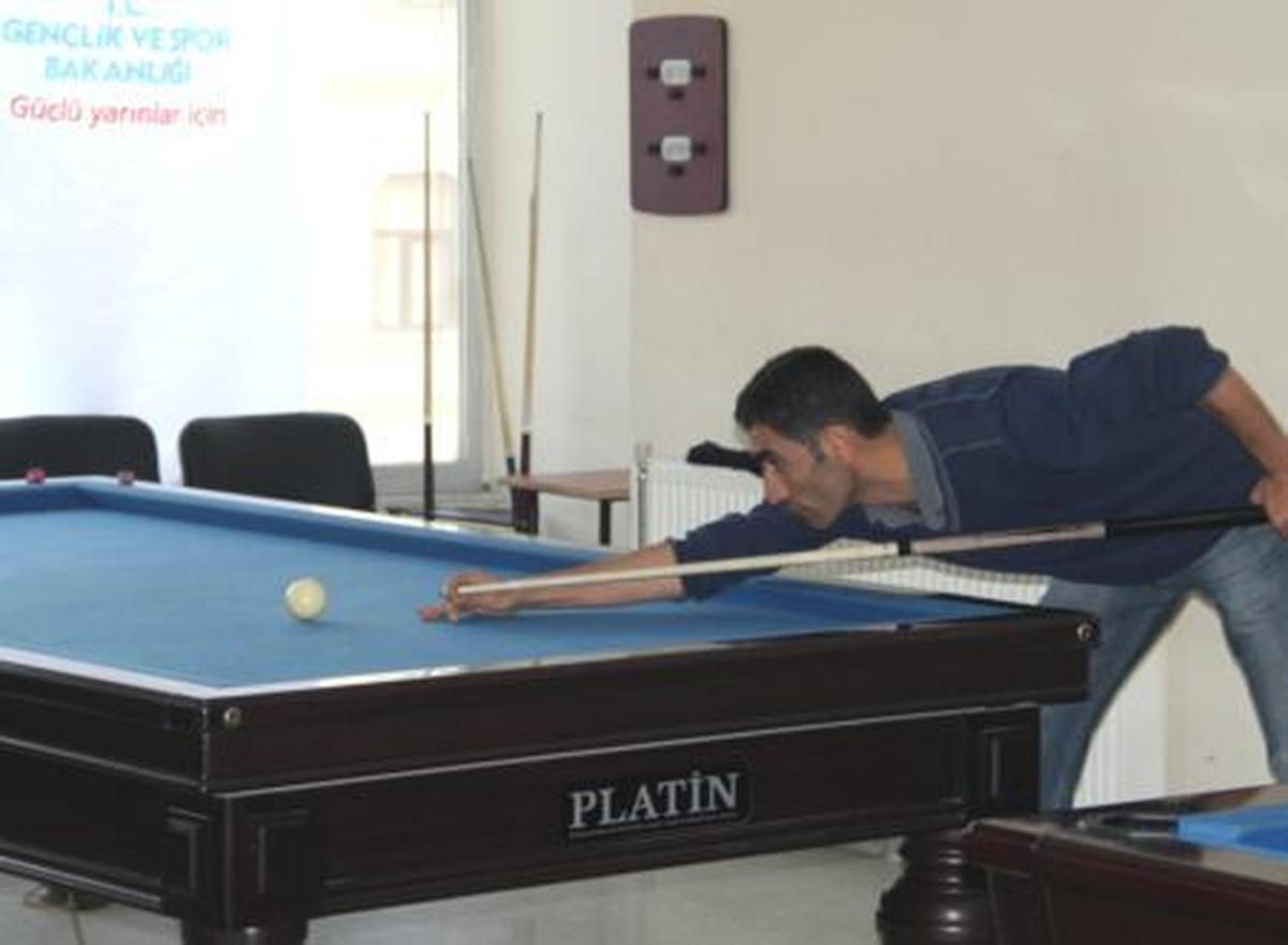 Hakkari\'de Üç Bant Bilardo İl Birinciliği Yarışması