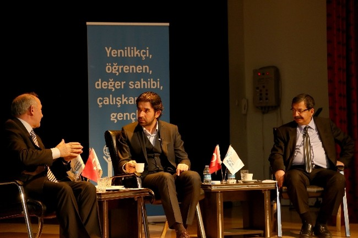 İhlas Vakfı\'ndan "Osmanlı ve Edebiyat" Üzerine Konferans