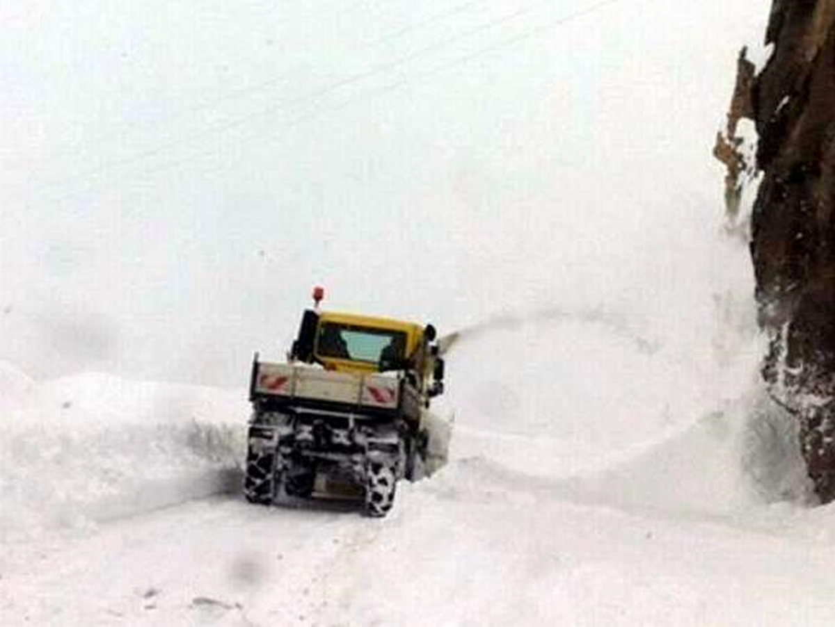 Siirt'in İlçelerinde Kar Mücadelesi Devam Ediyor