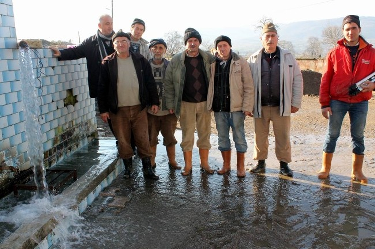 İmece ile Köylerine Su Getirdiler