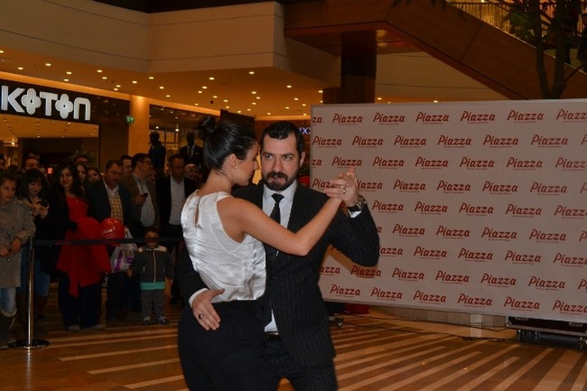 Kahramanmaraş Piazza\'da Tango Rüzgarı