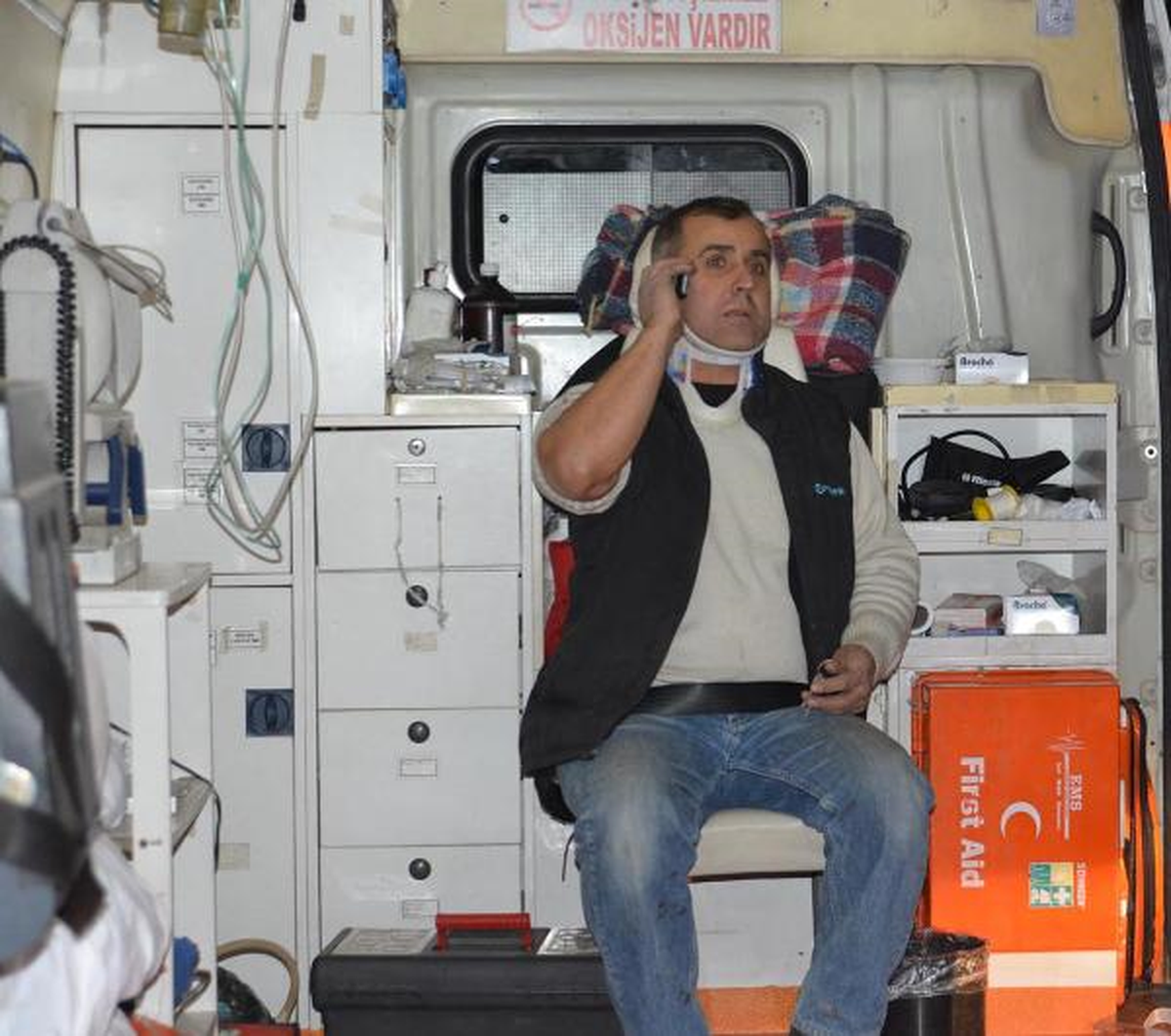 Kazada Yaralandı, Yakınlarını Aradı