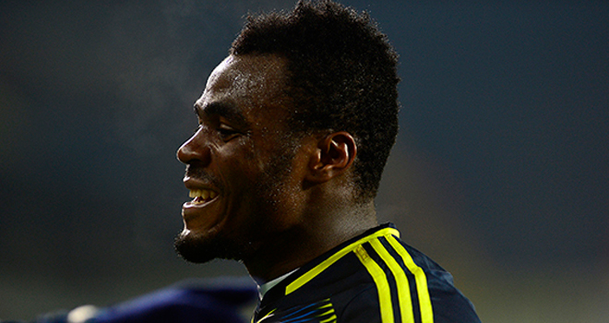 Fenerbahçe\'nin Yıldızı Emenike\'nin Neşesi Yerinde