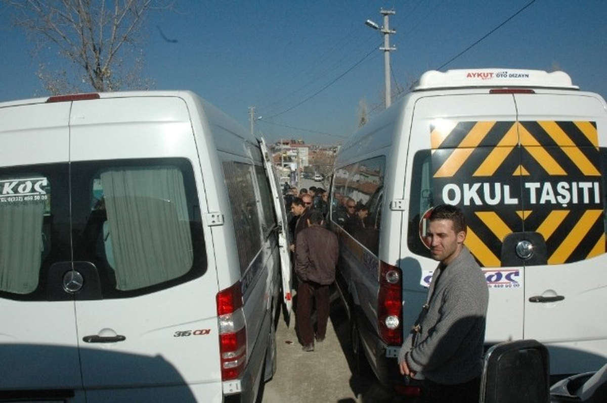 Selendi de Servis Araçlarına Sıkı Denetim